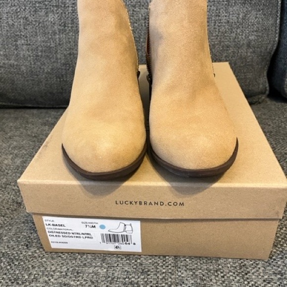 COPY - Lucky Brand booties *New in Box size 7.5 - Picture 4 of 6
